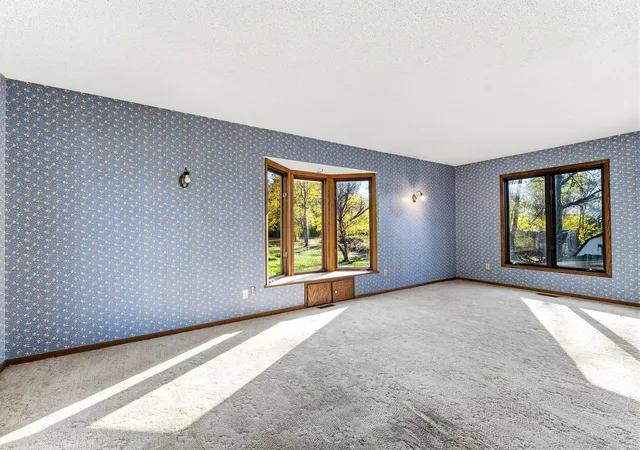 Photo 4 of Single family home for sale at 6824 Sunset Ave, Circle Pines, MN 55014 | MLS# 7104928 | Listing updated on 2026-10-30