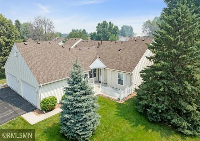 1st image of 1522 4th Ave E, Shakopee, MN 55379 | MLS# 7104934