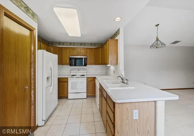4th image of 1522 4Th Ave E, Shakopee, MN 55379 | MLS# 7104934