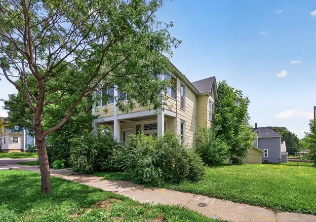 Photo 2 of House for sale at 1136 Edgerton St, Saint Paul, MN 55130 | MLS# 7104938 | Listing updated on 2026-08-04