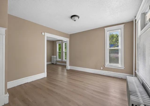 Photo 3 of House for sale at 1136 Edgerton St, Saint Paul, MN 55130 | MLS# 7104938 | Listing updated on 2026-08-04