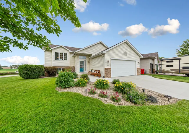 1st image of 1006 24th Ave Nw, Austin, MN 55912 | MLS# 7104939