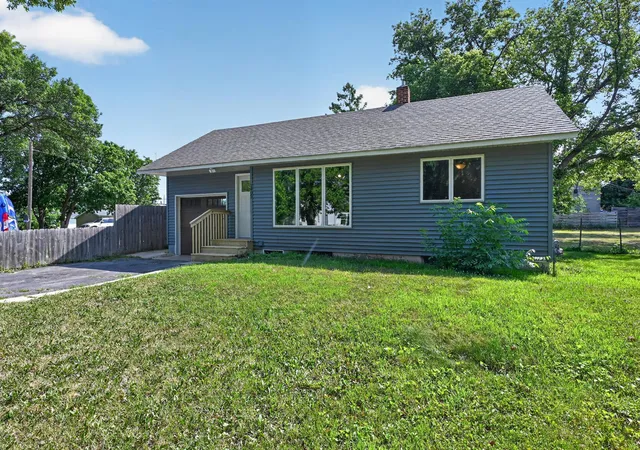 Photo 1 of Single family home for sale at 1405 Fillmore St, Alexandria, MN 56308 | MLS# 7104941 | Listing updated on 2026-10-07