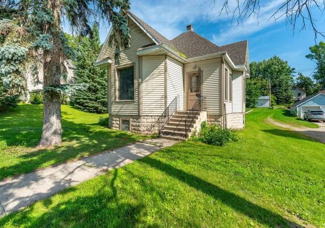 Homes for sale in Fergus Falls, MN | 528 W Summit Ave, Fergus Falls, MN 56537 | MLS# 7104948