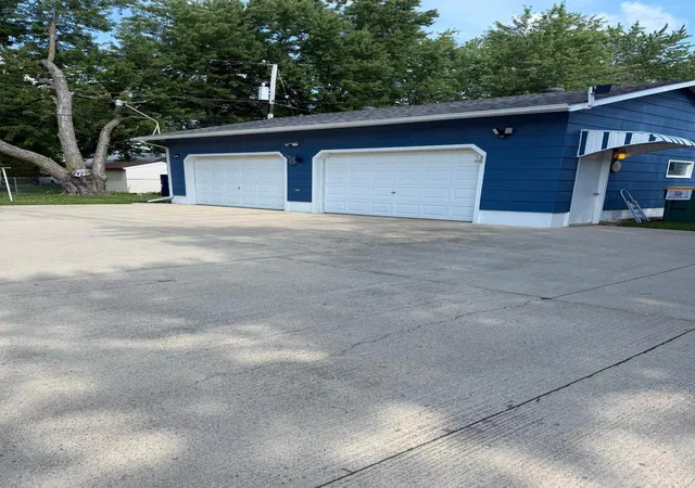 Homes for sale in Albert Lea, MN | 1418 Manor Ave, Albert Lea, MN 56007 | MLS# 7104950