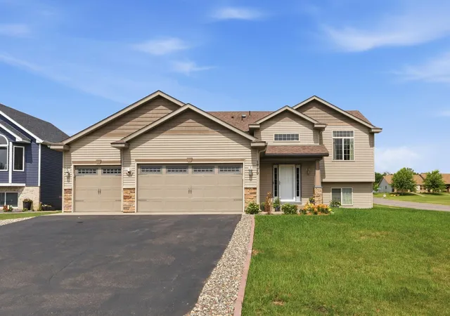1st image of 1729 Prairie View Ln Ne, Sauk Rapids, MN 56379 | MLS# 7104960