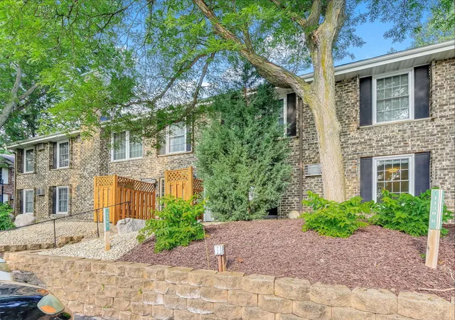 Photo 1 of Condo for sale at 4424 Cedar Lake Rd S #1, Minneapolis, MN 55416 | MLS# 7104962 | Listing updated on 2026-07-24