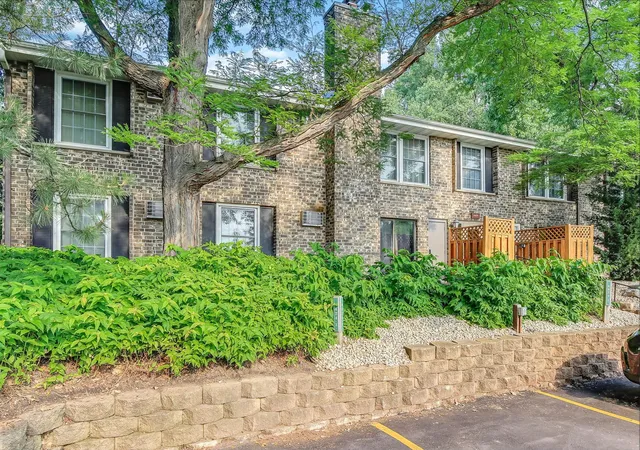 Photo 2 of Condo for sale at 4424 Cedar Lake Rd S #1, Minneapolis, MN 55416 | MLS# 7104962 | Listing updated on 2026-07-24