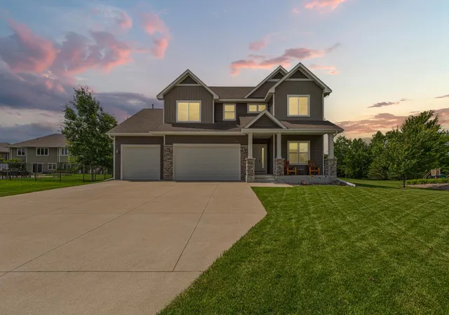 Photo 3 of Single family home for sale at 135 Stoneridge Ln Ne, Owatonna, MN 55060 | MLS# 7105002 | Listing updated on 2026-08-25