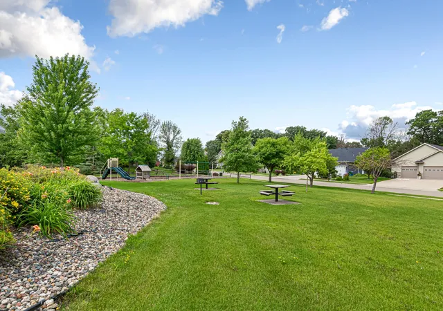 Homes for sale in Owatonna, MN | 135 Stoneridge Ln Ne, Owatonna, MN 55060 | MLS# 7105002