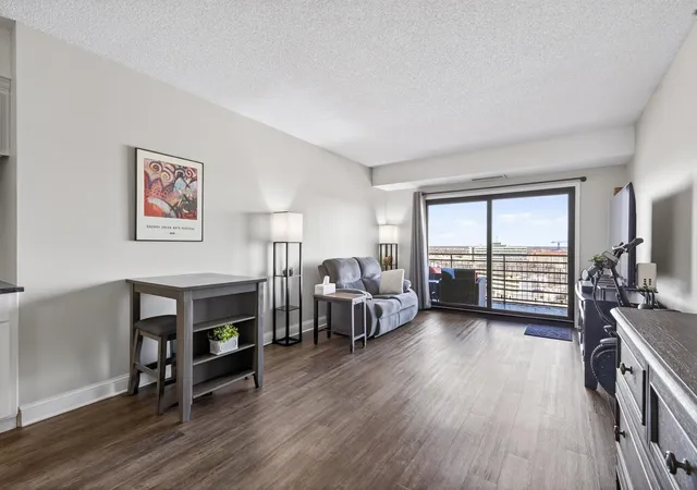 1st image of 26 10th St W #2004, Saint Paul, MN 55102 | MLS# 7105021
