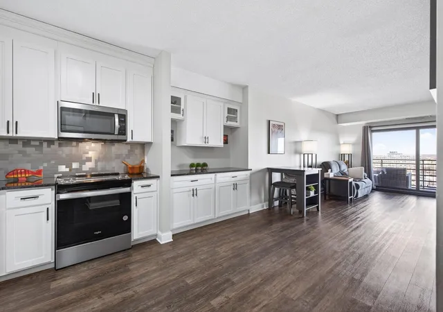 2nd image of 26 10th St W #2004, Saint Paul, MN 55102 | MLS# 7105021