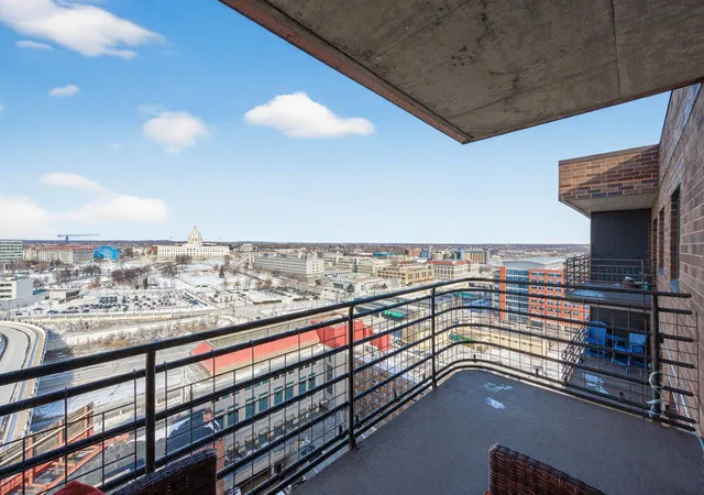4th image of 26 10Th St W #2004, Saint Paul, MN 55102 | MLS# 7105021