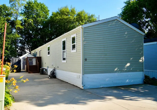Homes for sale in Elysian, MN | 108 S 1st St #11, Elysian, MN 56028 | MLS# 7105033