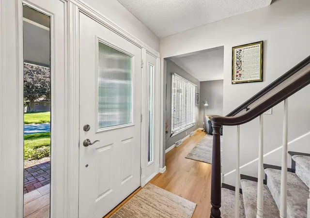 Photo 4 of Sale Pending at 5551 W 93rd Street, Minneapolis, MN 55437 | MLS# 7105057 | Listing updated on 2026-08-16