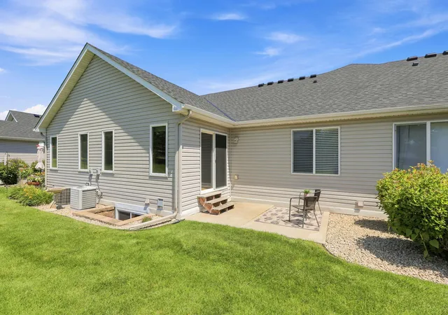 2nd image of 10563 64th Ln Ne, Albertville, MN 55301 | MLS# 7105073