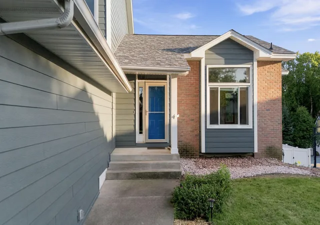 3rd image of 11205 72Nd Ave N, Maple Grove, MN 55369 | MLS# 7105081