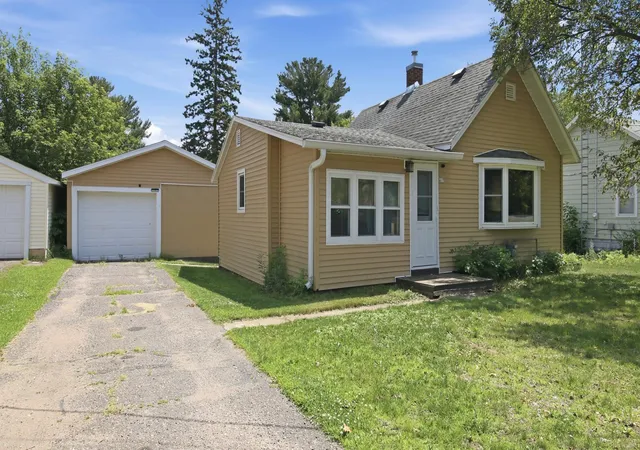 1st image of 417 S 7th St, Cameron, WI 54822 | MLS# 7105084