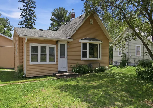3rd image of 417 S 7Th St, Cameron, WI 54822 | MLS# 7105084