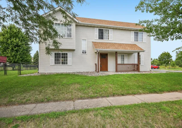 1st image of 1217 Maple St, Farmington, MN 55024 | MLS# 7105086