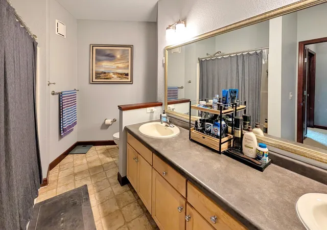 Homes for sale in Minneapolis, MN | 308 E 18Th St #305, Minneapolis, MN 55404 | MLS# 7105118