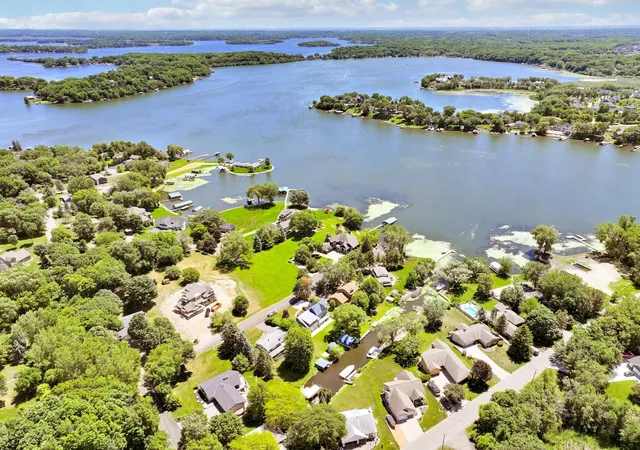 Photo 3 of Single family home for sale at 3270 Williams Ln, Mound, MN 55364 | MLS# 7105121 | Listing updated on 2026-09-04
