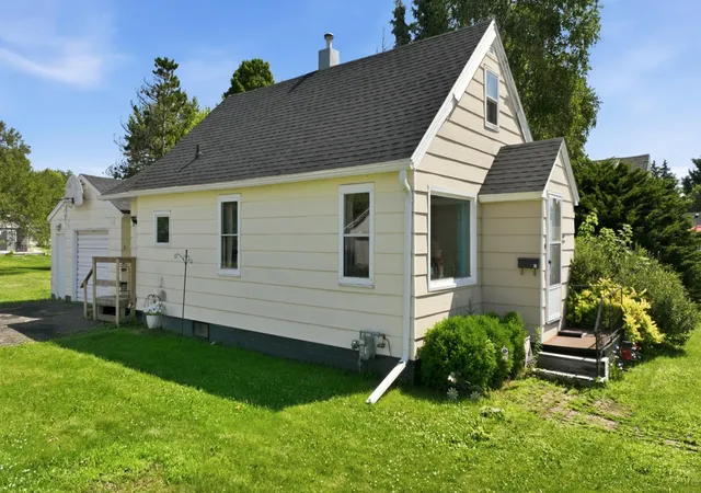 3rd image of 815 Augusta St, Rice Lake, WI 54868 | MLS# 7105131