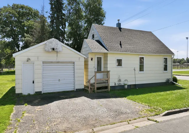 5th image of 815 Augusta St, Rice Lake, WI 54868 | MLS# 7105131