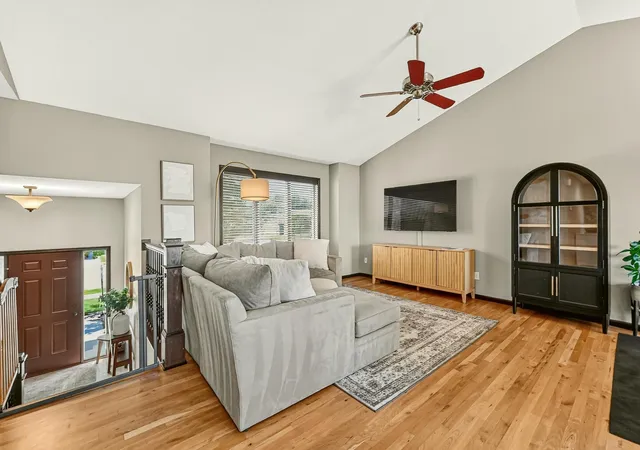 Photo 4 of Single family home for sale at 2101 Starburst Dr SW, Rochester, MN 55902 | MLS# 7105132 | Listing updated on 2026-09-01