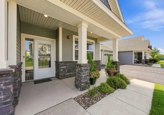 3rd image of 6107 Idra Ave S, Cottage Grove, MN 55016 | MLS# 7105137