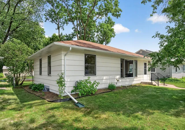 Photo 2 of Single family home for sale at 45 21st Avenue N, Hopkins, MN 55343 | MLS# 7105143 | Listing updated on 2026-08-28
