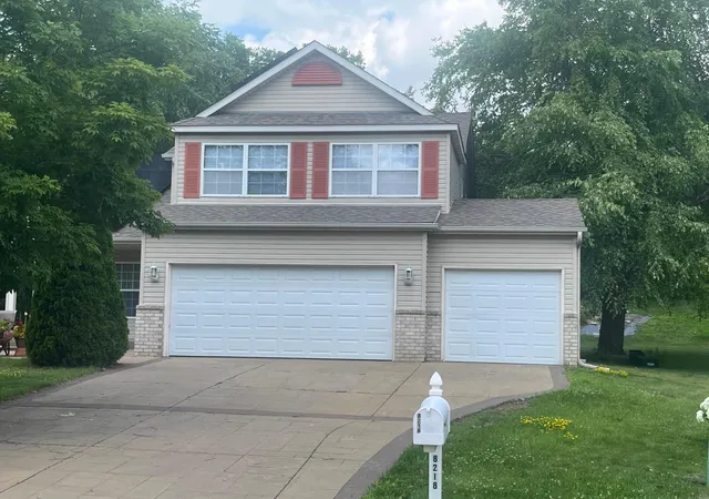 Photo 3 of Single family home for sale at 8218 Lori Ln, Saint Paul, MN 55125 | MLS# 7105146 | Listing updated on 2026-08-17