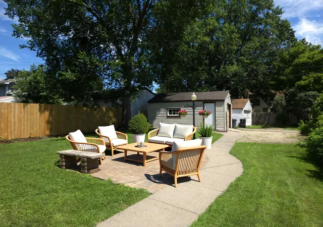 Photo 3 of Single family home for sale at 920 20th Avenue SE, Minneapolis, MN 55414 | MLS# 7105158 | Listing updated on 2026-08-29