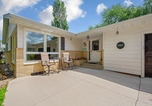 Homes for sale in Owatonna, MN | 1007 Truman Ave, Owatonna, MN 55060 | MLS# 7105170