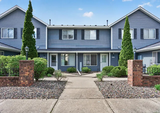 Homes for sale in Shoreview, MN | 5973 Dellwood Ave, Shoreview, MN 55126 | MLS# 7105240