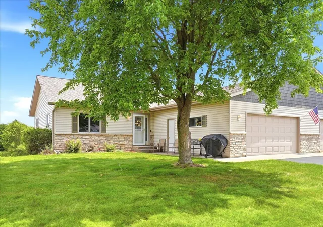 Homes for sale in New Richmond, WI | 1022 W Ridge Ct #38, New Richmond, WI 54017 | MLS# 7105244