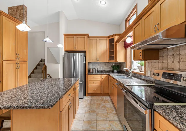 Photo 3 of Sale Pending at 4640 Goldenrod Ln N, Minneapolis, MN 55442 | MLS# 7105261 | Listing updated on 2026-09-25