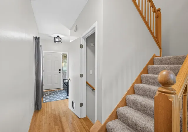 4th image of 637 Crane Creek Ln, Saint Paul, MN 55121 | MLS# 7105265