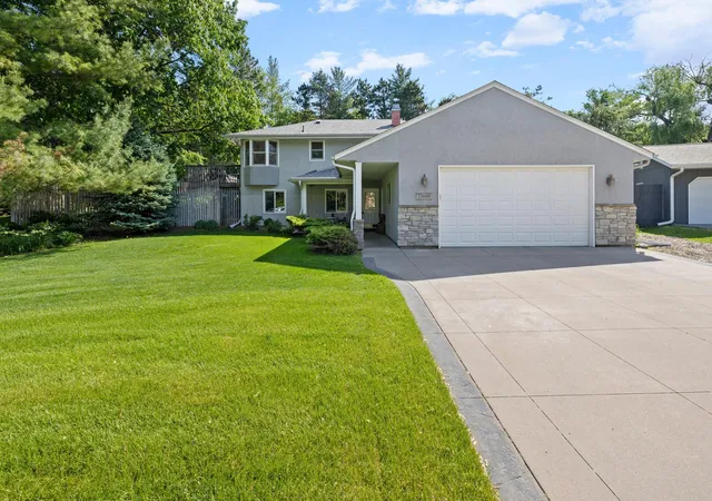 2nd image of 13600 69th Ave N, Maple Grove, MN 55311 | MLS# 7105291