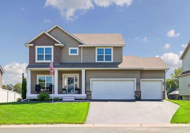 1st image of 19806 Dover Dr, Farmington, MN 55024 | MLS# 7105292