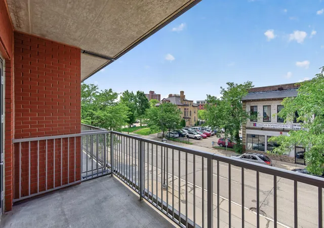 Homes for sale in Minneapolis, MN | 929 Portland Avenue, Minneapolis, MN 55404 | Houzeo