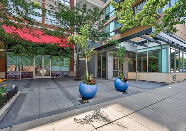 Homes for sale in Minneapolis, MN | 929 Portland Ave #209, Minneapolis, MN 55404 | MLS# 7105294
