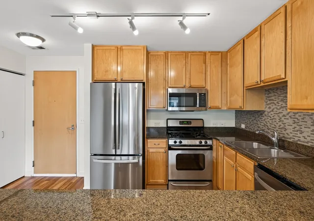 Homes for sale in Minneapolis, MN | 929 Portland Ave #209, Minneapolis, MN 55404 | MLS# 7105294