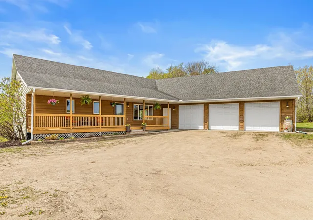 Homes for sale in Faribault, MN | 8304 180th St W, Faribault, MN 55021 | MLS# 7105303