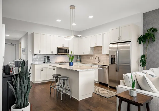 2nd image of 1240 S 2nd St #825, Minneapolis, MN 55415 | MLS# 7105361