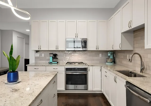 4th image of 1240 S 2Nd St #825, Minneapolis, MN 55415 | MLS# 7105361