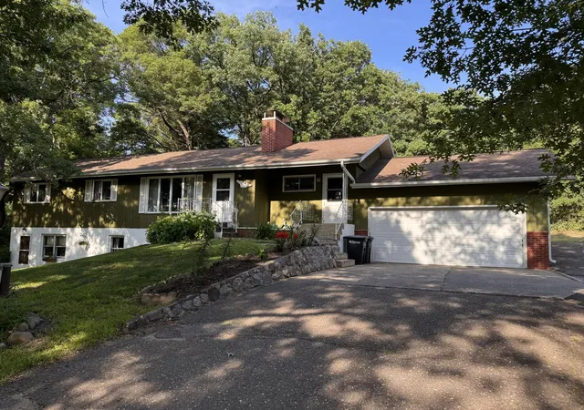 Homes for sale in Little Falls, MN | 1706 Crestview Dr, Little Falls, MN 56345 | MLS# 7105364