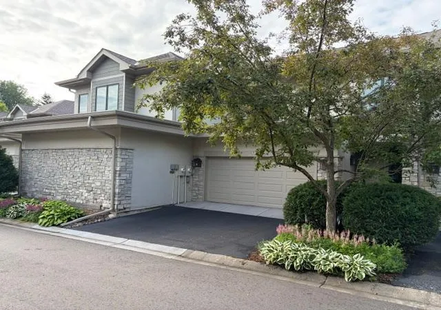 Homes for sale in Wayzata, MN | 290 Grace Pointe Ct, Wayzata, MN 55391 | MLS# 7105370