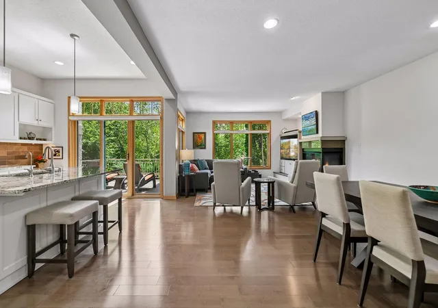 5th image of 290 Grace Pointe Ct, Wayzata, MN 55391 | MLS# 7105370