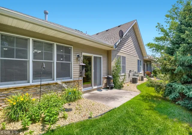 Homes for sale in Hastings, MN | 476 Hayes Dr #65, Hastings, MN 55033 | MLS# 7105394